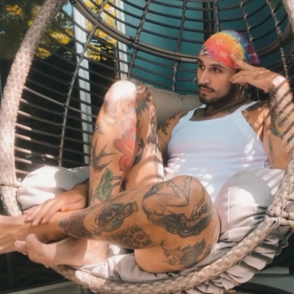 Meet your Posher, Nickolas - Picture 5 of 7